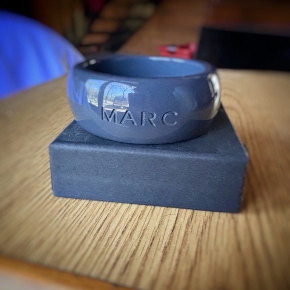 Marc by Marc Jacobs Grey Bangle Bracelet - Picture 3 of 5
